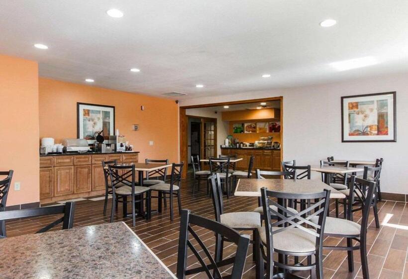 فندق Quality Inn & Suites Stoughton  Madison South