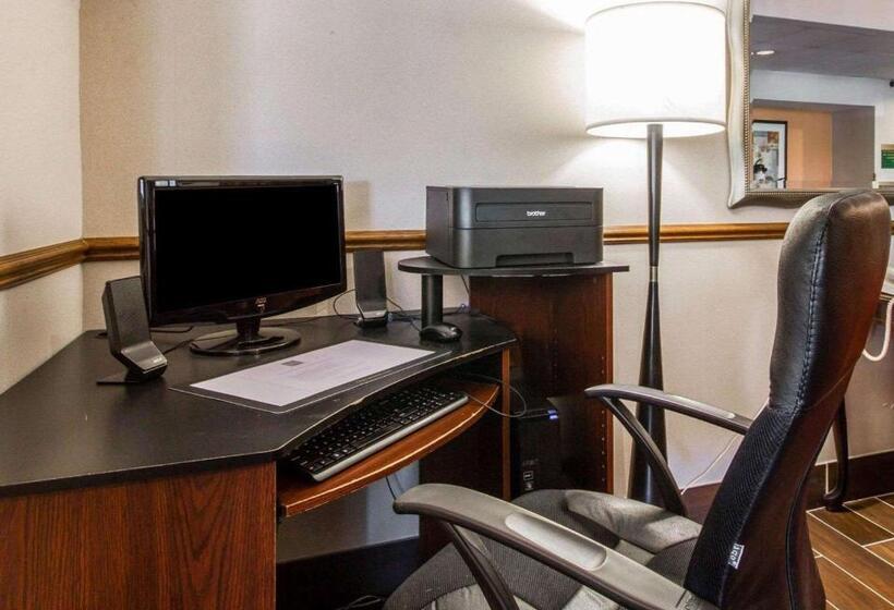 فندق Quality Inn & Suites Stoughton  Madison South