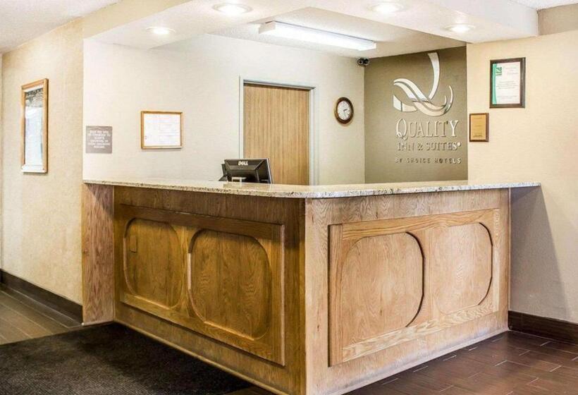 ホテル Quality Inn & Suites