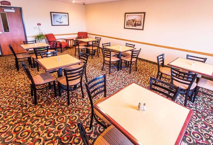 酒店 Quality Inn & Suites University