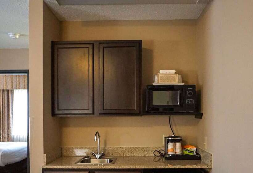 فندق Quality Inn & Suites Watertown Near Prairie Lakes Ice Arena