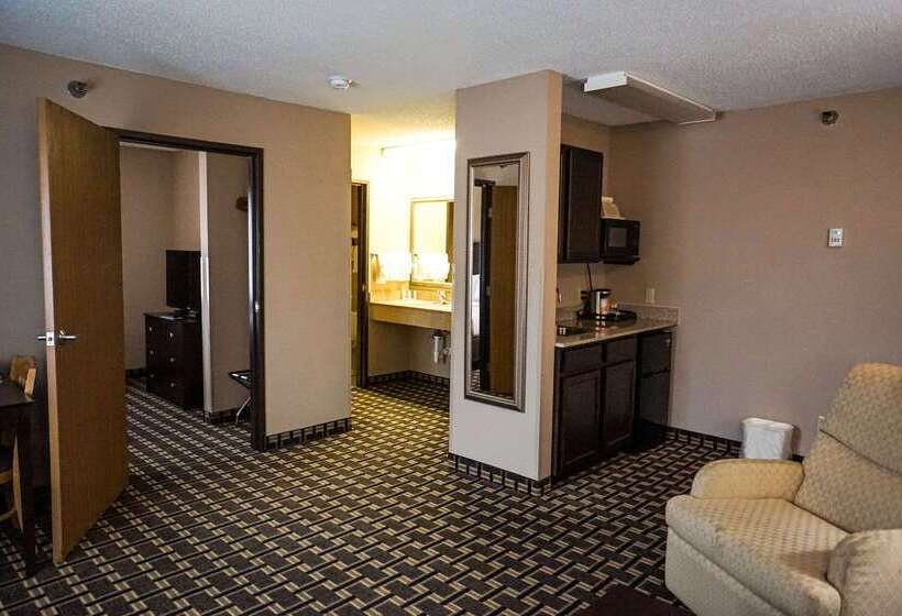 فندق Quality Inn & Suites Watertown Near Prairie Lakes Ice Arena