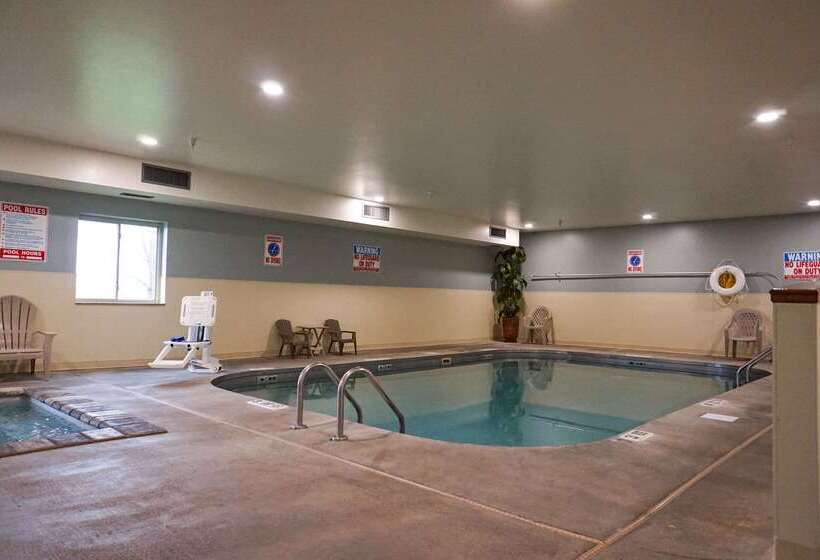 فندق Quality Inn & Suites Watertown Near Prairie Lakes Ice Arena
