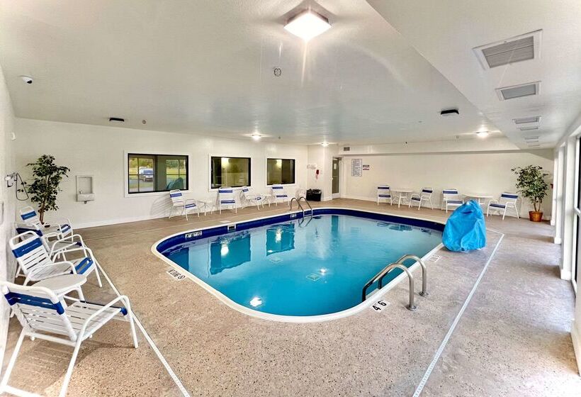 Отель Quality Inn & Suites Wisconsin Dells Downtown   Waterparks Area