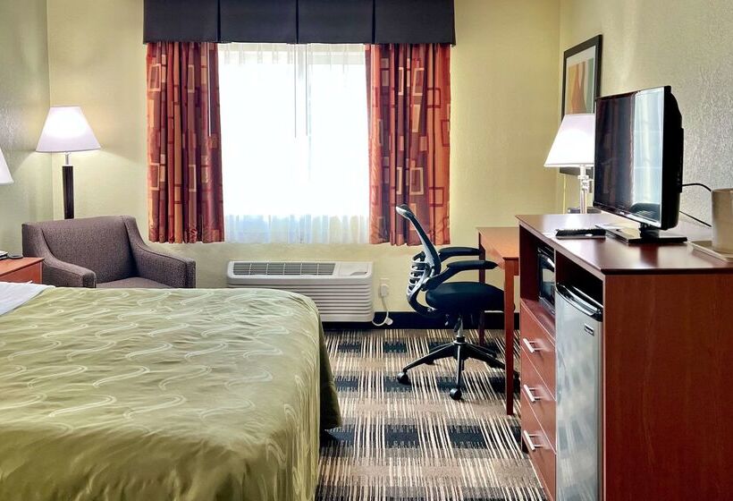 Отель Quality Inn & Suites Wisconsin Dells Downtown   Waterparks Area