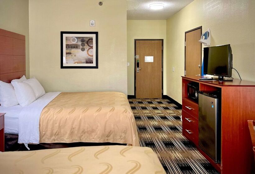 Отель Quality Inn & Suites Wisconsin Dells Downtown   Waterparks Area