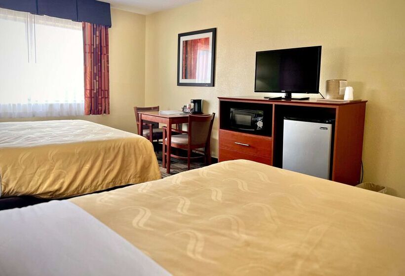 هتل Quality Inn & Suites Wisconsin Dells Downtown   Waterparks Area