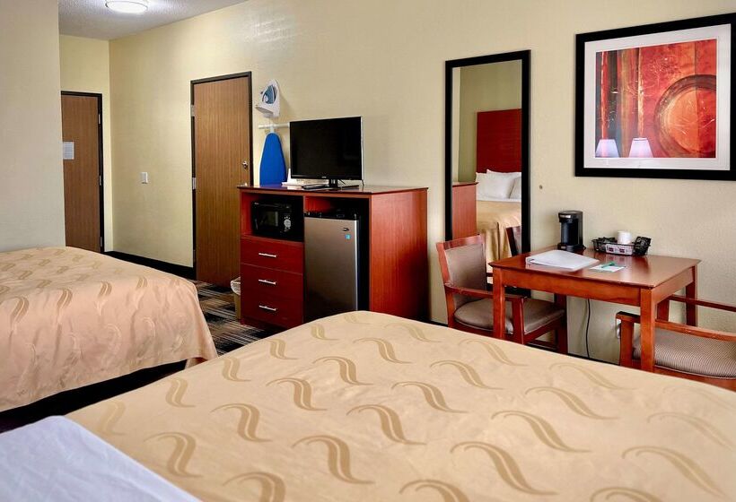 Отель Quality Inn & Suites Wisconsin Dells Downtown   Waterparks Area