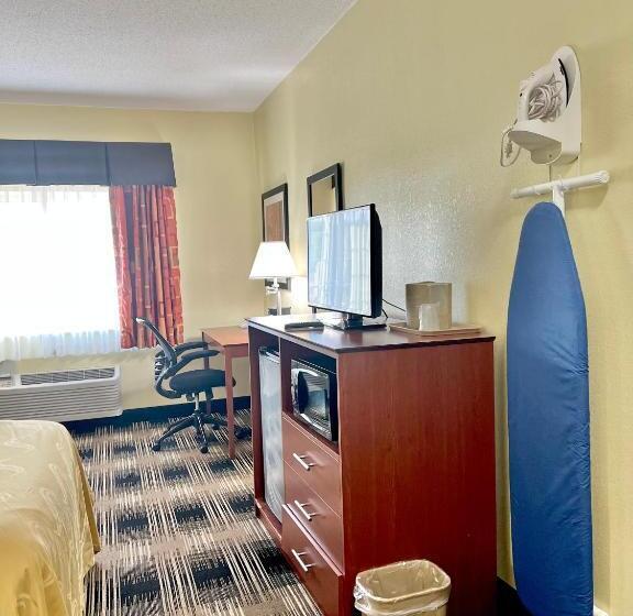 Отель Quality Inn & Suites Wisconsin Dells Downtown   Waterparks Area