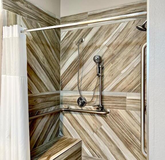 Отель Quality Inn & Suites Wisconsin Dells Downtown   Waterparks Area