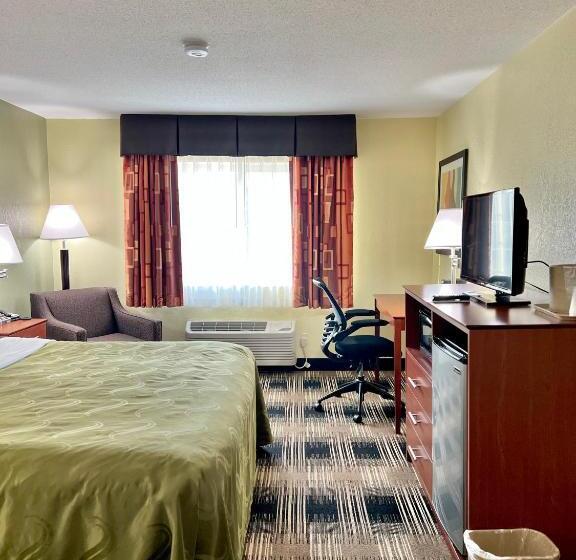هتل Quality Inn & Suites Wisconsin Dells Downtown   Waterparks Area