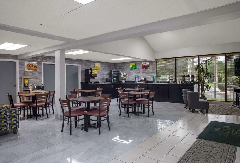 فندق Quality Inn