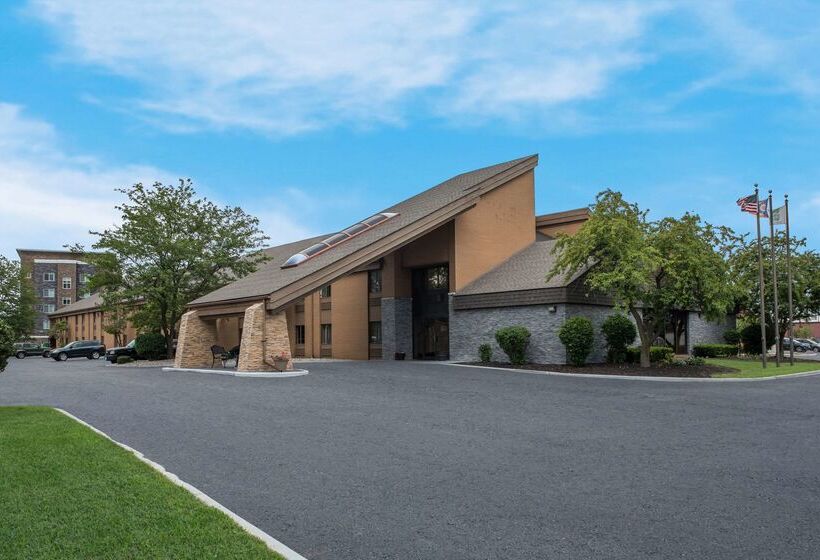 فندق Quality Inn