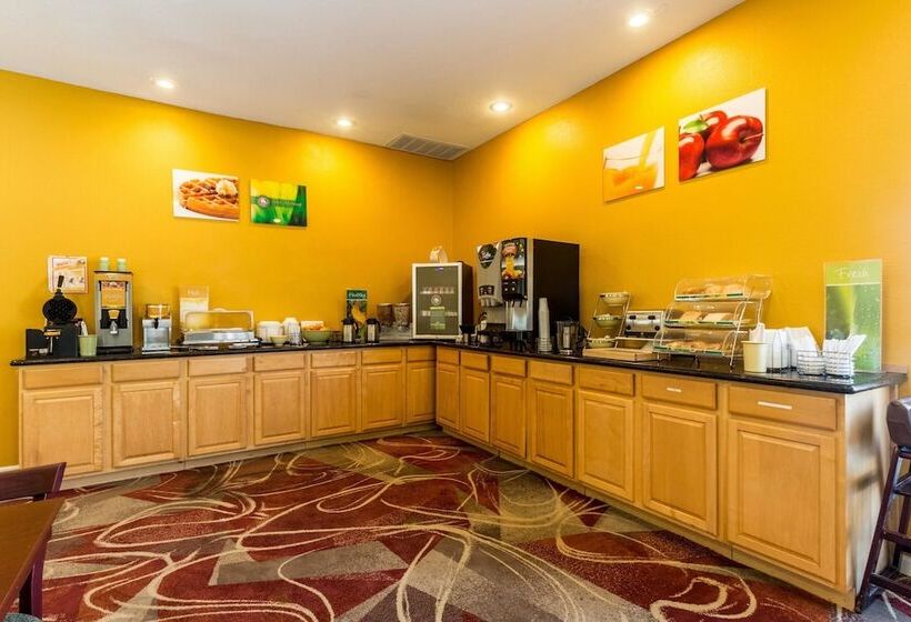 호텔 Quality Inn University Near Downtown