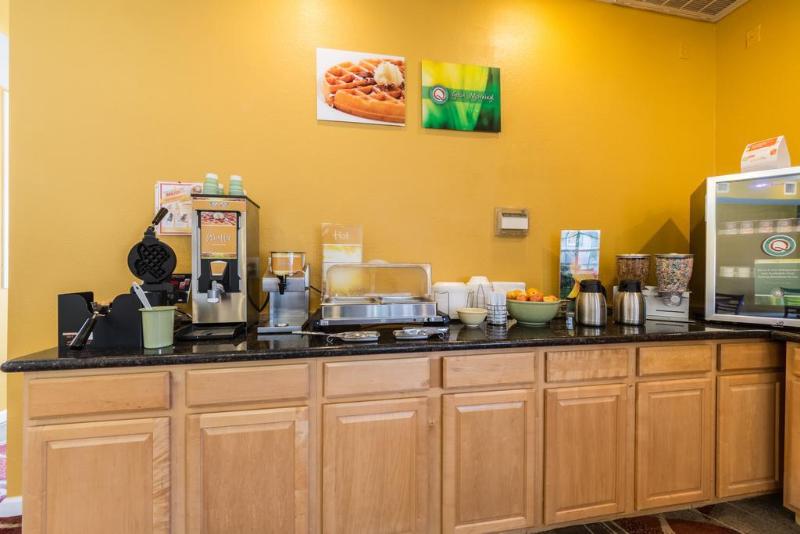 호텔 Quality Inn University Near Downtown