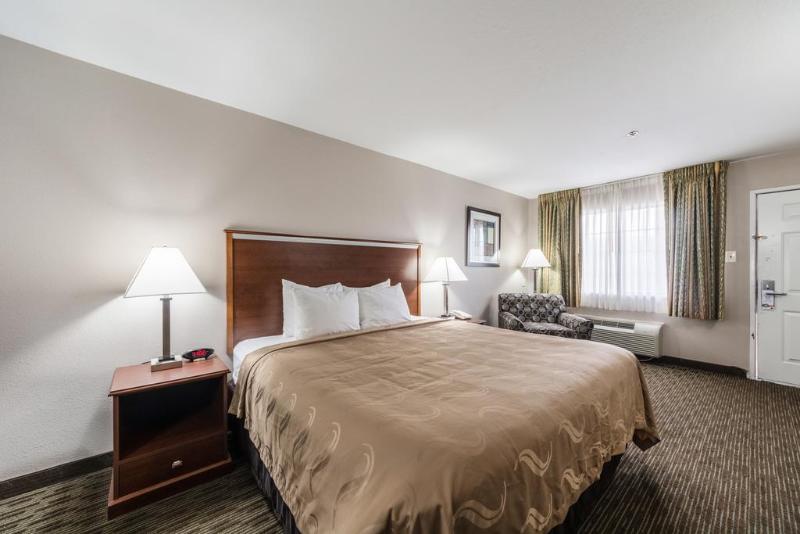 호텔 Quality Inn University Near Downtown