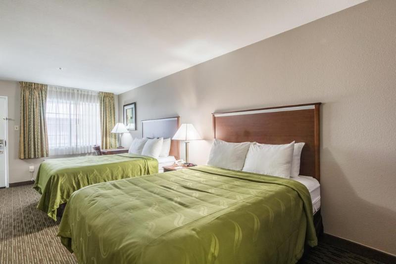 호텔 Quality Inn University Near Downtown