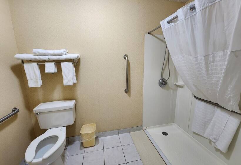 فندق Quality Inn