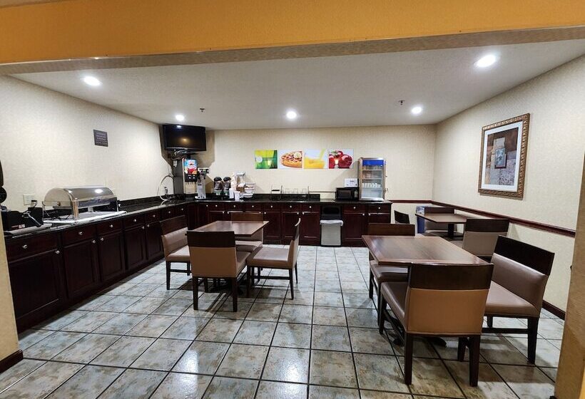 فندق Quality Inn