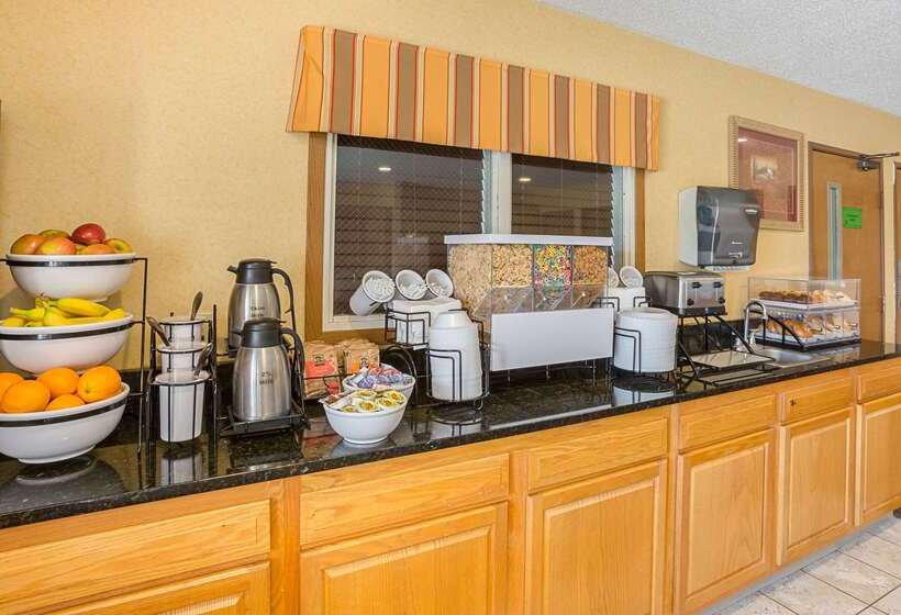 בית מלון כפרי Quality Inn