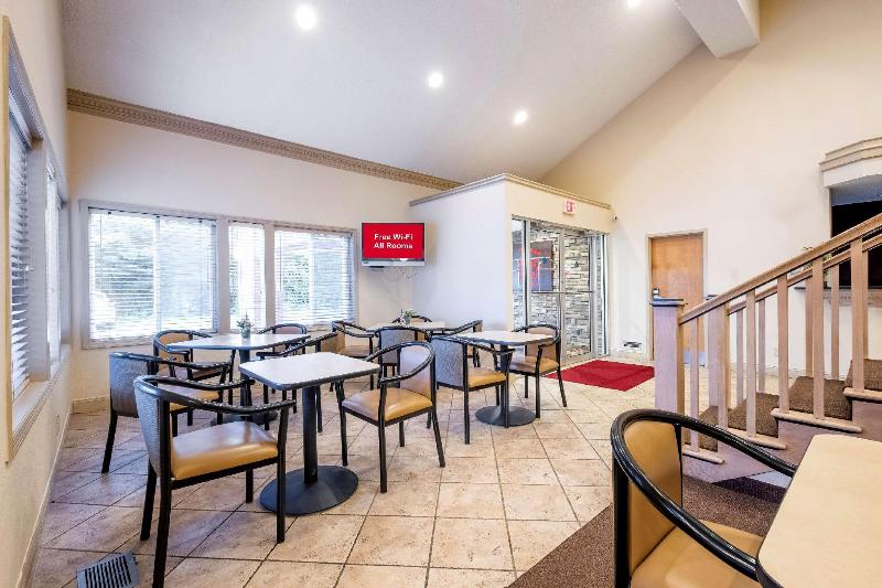 בית מלון כפרי Red Roof Inn Clifton Park