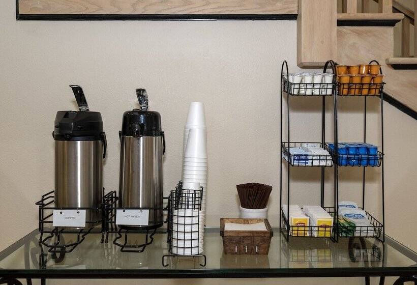 בית מלון כפרי Red Roof Inn Clifton Park