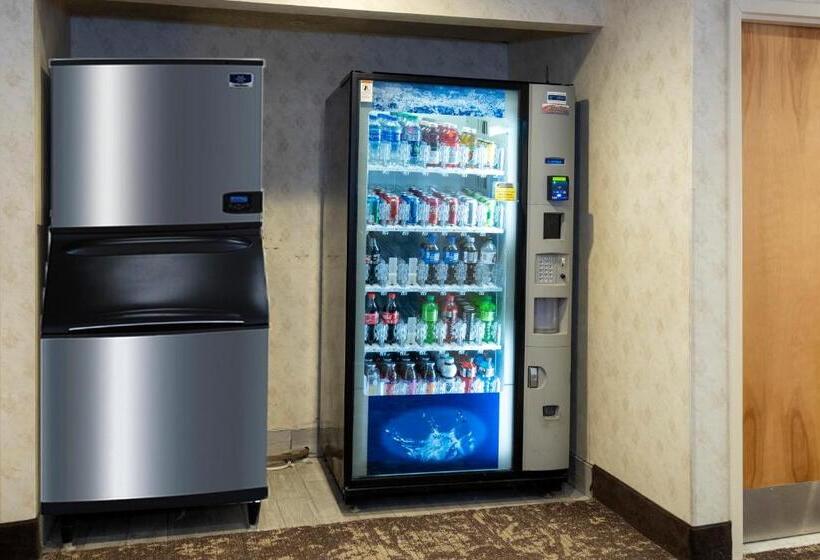 בית מלון כפרי Red Roof Inn Clifton Park