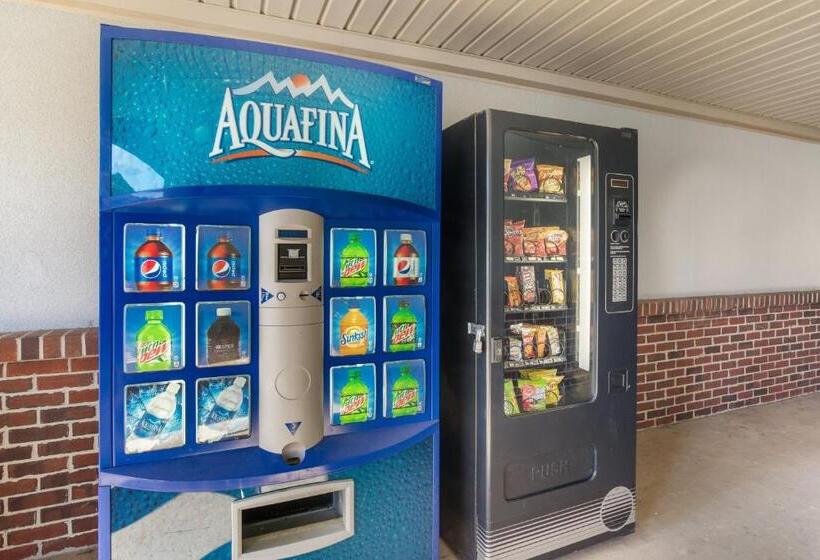 فندق Red Roof Inn & Suites Athens, Al