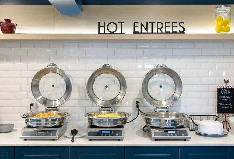 فندق Redwood Lodge