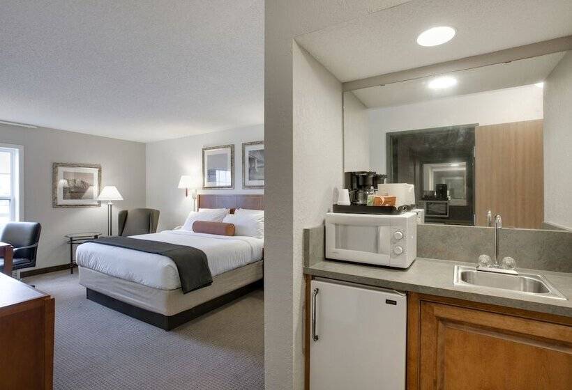 فندق Redwood Lodge