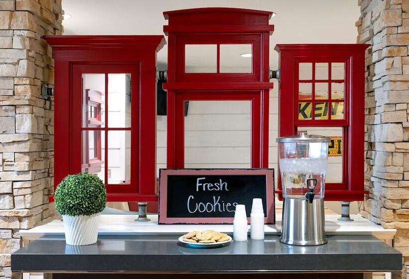 فندق Redwood Lodge