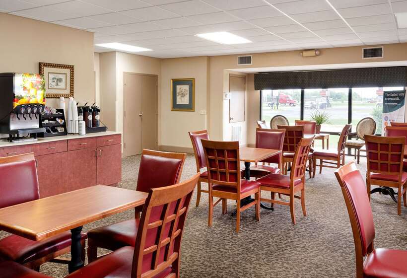 Motel 6 Cleveland, Ms   Delta State University