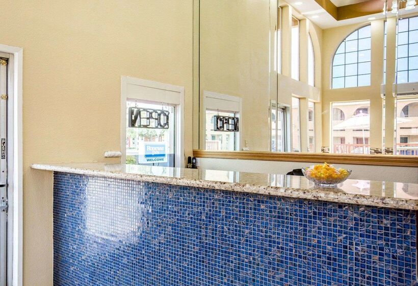 فندق Rodeway Inn Delano