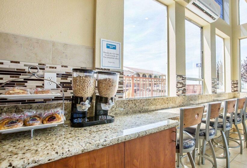 فندق Rodeway Inn Delano