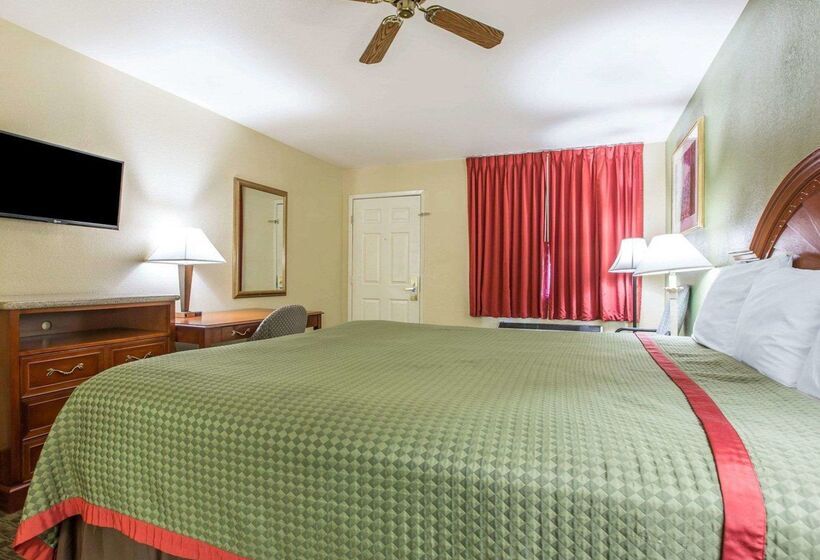 فندق Rodeway Inn Delano