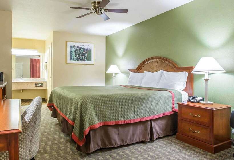 فندق Rodeway Inn Delano