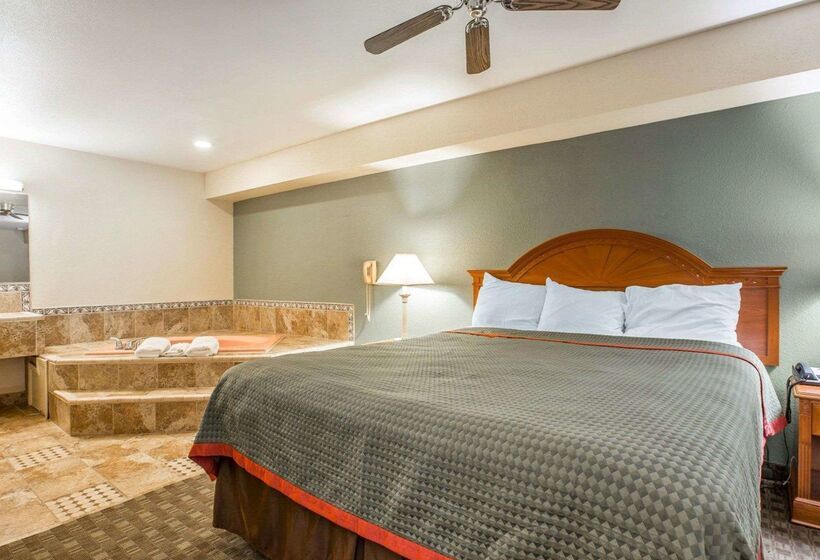 فندق Rodeway Inn Delano