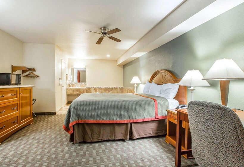 فندق Rodeway Inn Delano