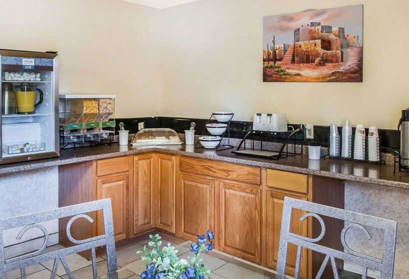 Отель Rodeway Inn