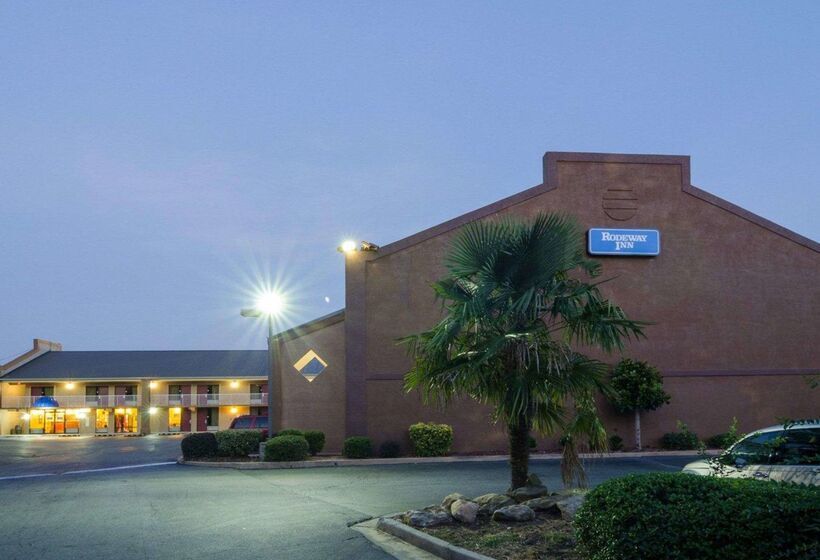 فندق Rodeway Inn Norcross