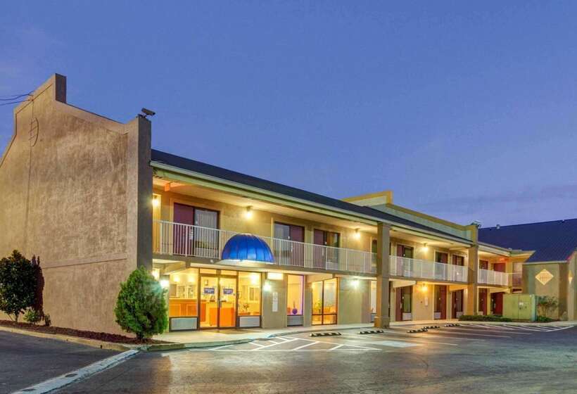 فندق Rodeway Inn Norcross