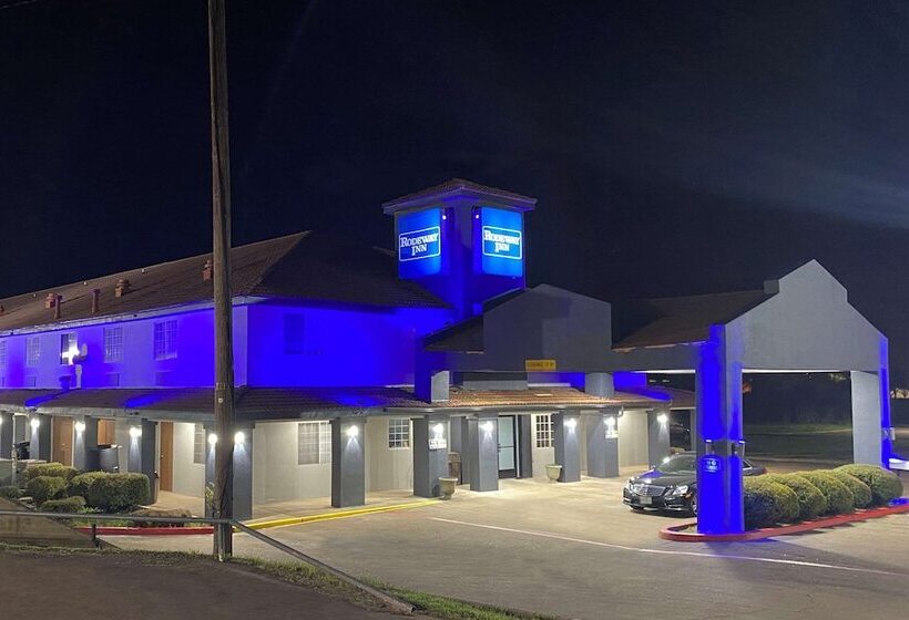 בית מלון כפרי Rodeway Inn