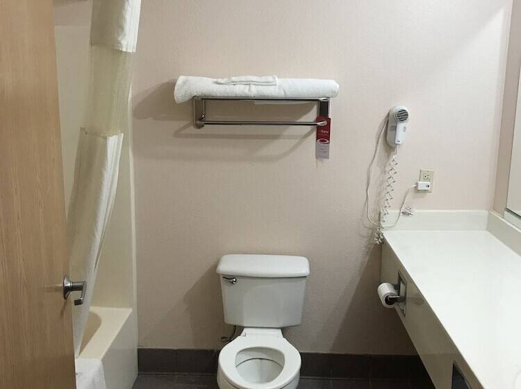 בית מלון כפרי Rodeway Inn