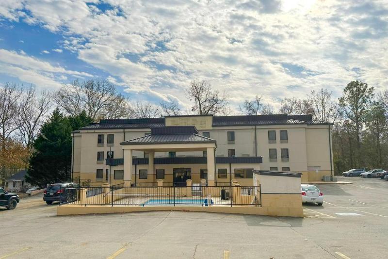 فندق Rodeway Inn & Suites