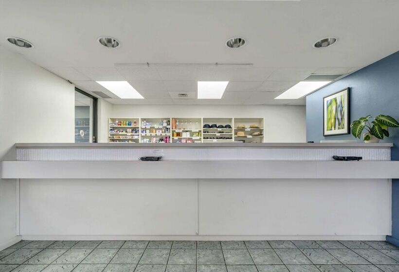 ホテル Rodeway Inn