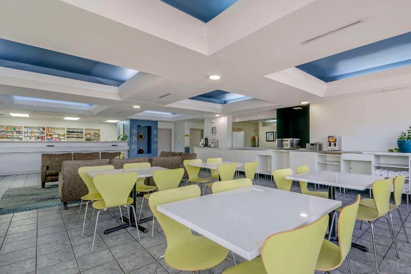 ホテル Rodeway Inn