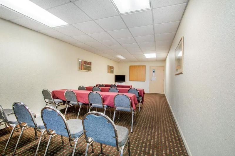 ホテル Rodeway Inn