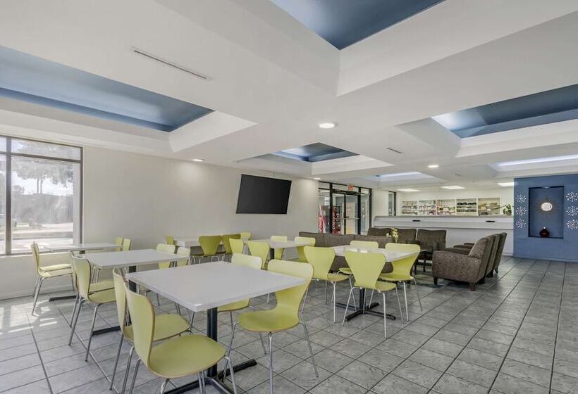 ホテル Rodeway Inn