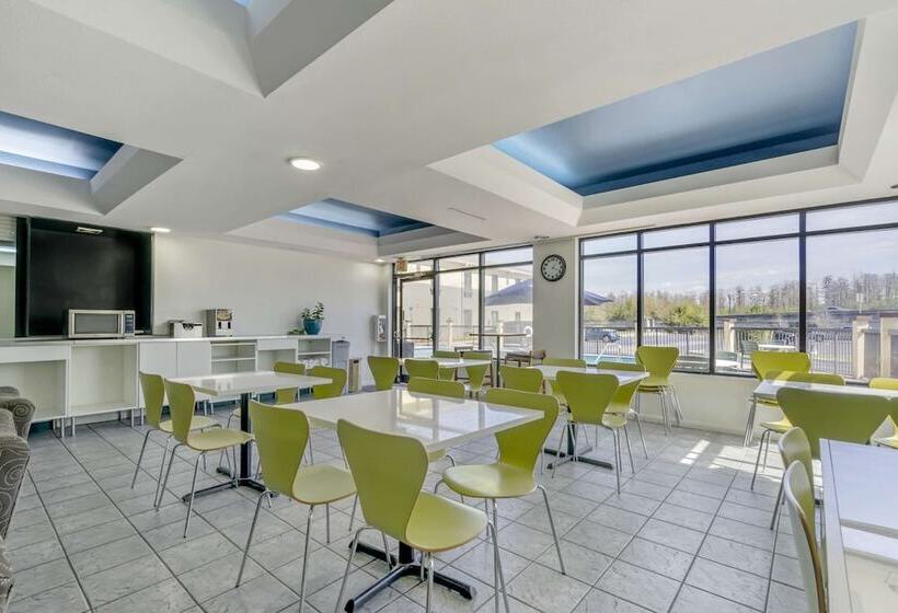 ホテル Rodeway Inn