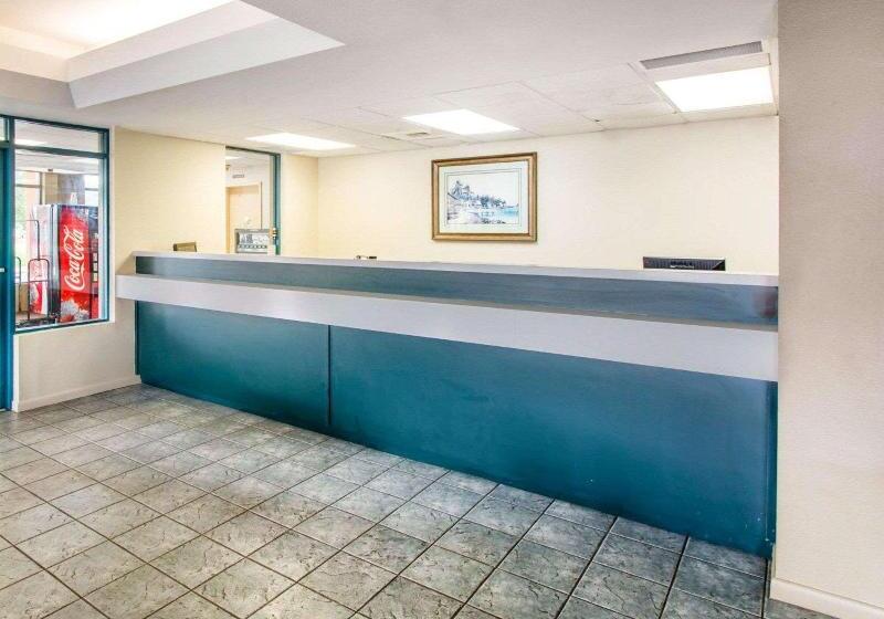 ホテル Rodeway Inn